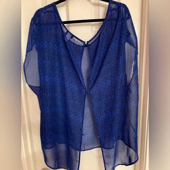 28 - Sheer leopard print topper - Picture 2 of 3